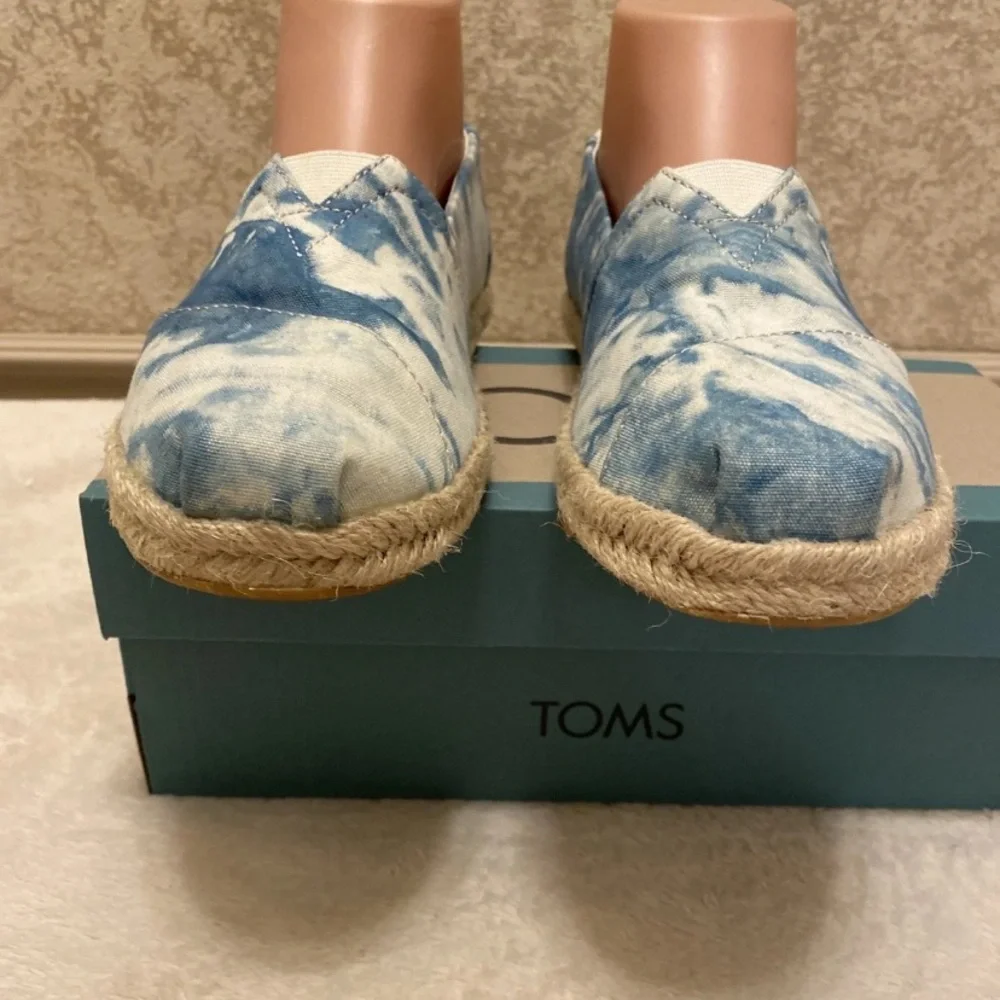 TOMS Blue And White Tie-Dye Espadrilles